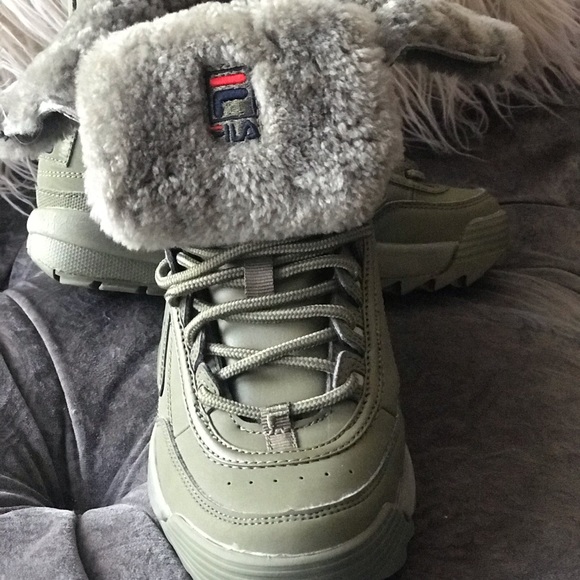 Fila boots.Size 6 1/2  (big kids). - Picture 4 of 4